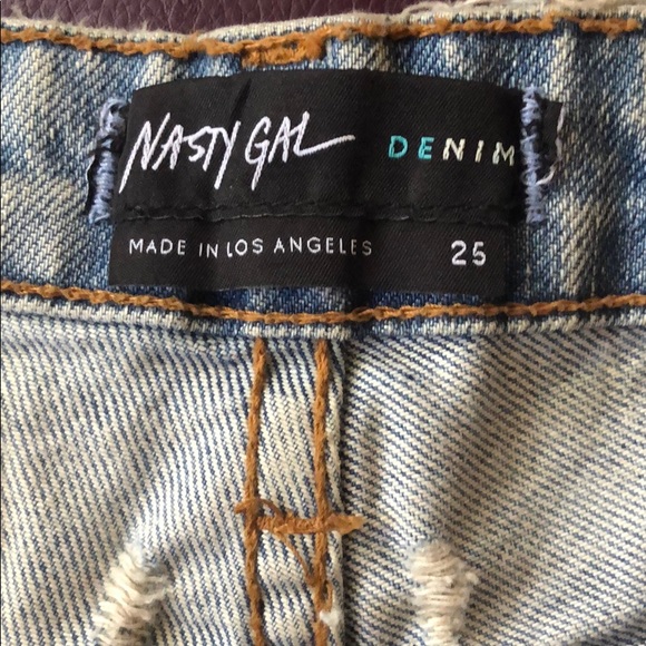 Nasty Gal distressed jean shorts - Picture 3 of 4